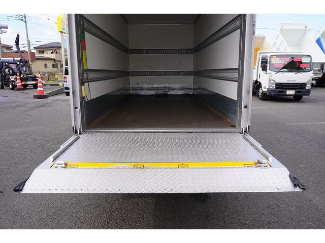 エルフトラック ロング パネルバン 跳上式 垂直パワーゲート 2トン AT 標準幅 積載1600kg ラッシング2段 バックカメラ 左電格ミラー キーレス 全低床 北村製 車両総重量4980kg アルミバン リフト(36枚目)