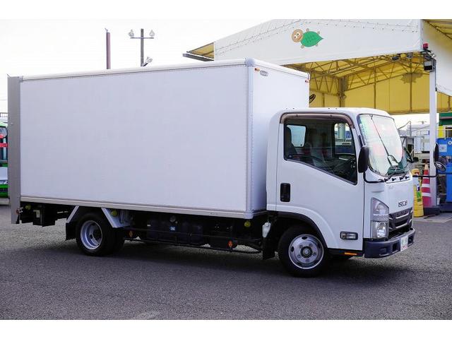 エルフトラック ロング　パネルバン　跳上式　垂直パワーゲート　２トン　ＡＴ　標準幅　積載１６００ｋｇ　ラッシング２段　バックカメラ　全低床　北村製　車両総重量４９８０ｋｇ　アルミバン　リフト　左電格ミラー　キーレス（7枚目）