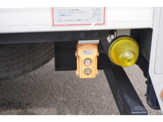 エルフトラック ロング　パネルバン　跳上式　垂直パワーゲート　２トン　ＡＴ　標準幅　積載１６００ｋｇ　ラッシング２段　バックカメラ　全低床　北村製　車両総重量４９８０ｋｇ　アルミバン　リフト　左電格ミラー　キーレス（16枚目）