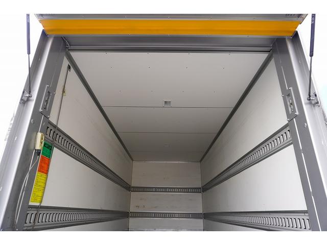 エルフトラック ロング　パネルバン　跳上式　垂直パワーゲート　２トン　ＡＴ　標準幅　積載１６００ｋｇ　ラッシング２段　バックカメラ　全低床　北村製　車両総重量４９８０ｋｇ　アルミバン　リフト　左電格ミラー　キーレス（18枚目）