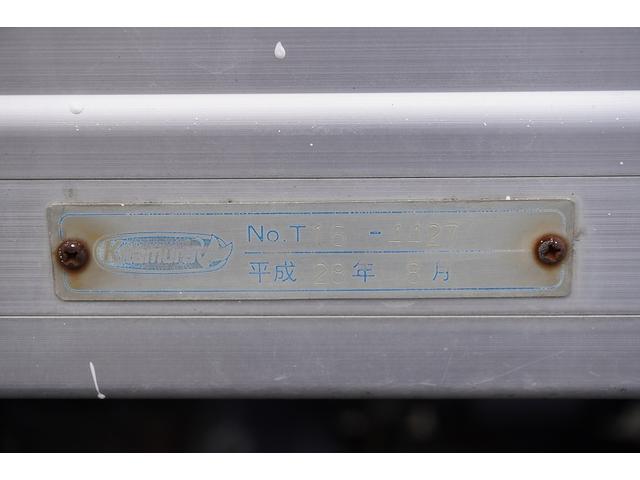 エルフトラック ロング　パネルバン　跳上式　垂直パワーゲート　２トン　ＡＴ　標準幅　積載１６００ｋｇ　ラッシング２段　バックカメラ　全低床　北村製　車両総重量４９８０ｋｇ　アルミバン　リフト　左電格ミラー　キーレス（27枚目）