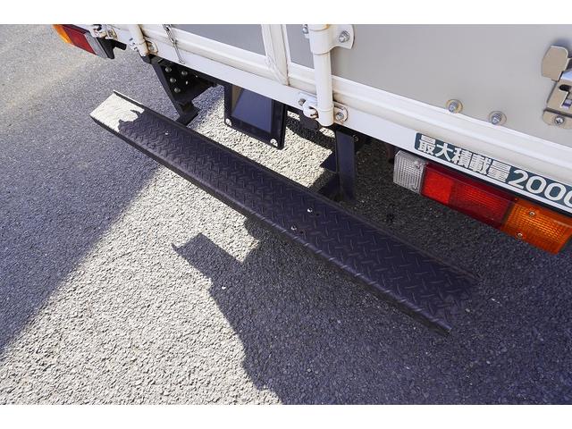 キャンター １０尺　アルミバン　２トン積　低箱　サイドドア　リア三枚扉　積載２０００ｋｇ　ラッシング１段　９０度ストッパー　左電格ミラー　キーレス　バックカメラ　ＥＴＣ　パブコ製　５速ＭＴ　標準幅　ショート（40枚目）