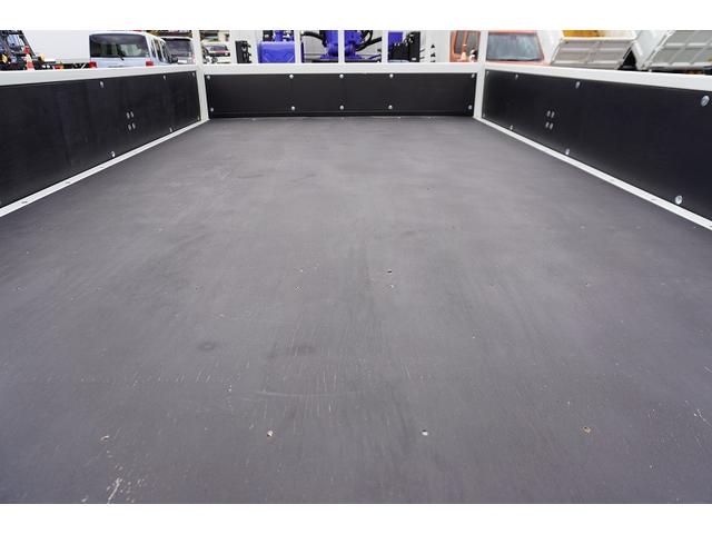 キャンター ワイドロング 4段クレーン 3.35t ラジコン 2.9t吊 積載3350kg タダノ製 フックイン バックカメラ ETC 坂道発進補助 左電格ミラー LEDヘッドライト フォグランプ スマートキー 衝突軽減ブレーキ 車線逸脱警報 5速MT(20枚目)