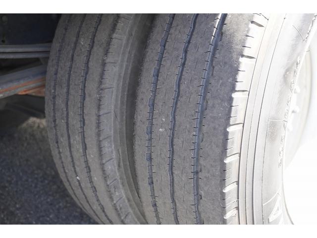 エルフトラック ワイドロング　アルミバン　２トン積　跳上パワーゲート　高箱　積載２０００ｋｇ　ラッシング３段　バックカメラ　ＥＴＣ　坂道発進補助　左電格ミラー　フォグランプ　日本フルハーフ製　６速ＭＴ（14枚目）