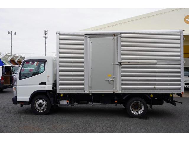 キャンター ワイドロング　アルミバン　３．５トン積　サイドドア　５速ＭＴ　積載３５００ｋｇ　ラッシング２段　９０度ストッパー　バックカメラ　左電格ミラー　坂道発進補助　フォグランプ　衝突軽減ブレーキ　車線逸脱警報　パブコ製（6枚目）
