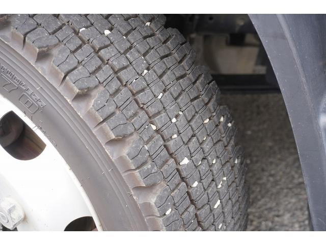 キャンター ワイドロング　アルミバン　３．５トン積　サイドドア　５速ＭＴ　積載３５００ｋｇ　ラッシング２段　９０度ストッパー　バックカメラ　左電格ミラー　坂道発進補助　フォグランプ　衝突軽減ブレーキ　車線逸脱警報　パブコ製（11枚目）