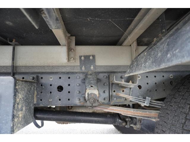キャンター ワイドロング　アルミバン　３．５トン積　サイドドア　５速ＭＴ　積載３５００ｋｇ　ラッシング２段　９０度ストッパー　バックカメラ　左電格ミラー　坂道発進補助　フォグランプ　衝突軽減ブレーキ　車線逸脱警報　パブコ製（18枚目）