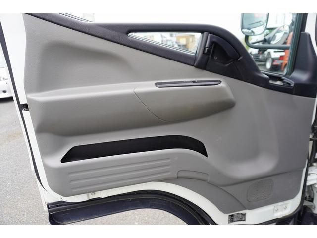 キャンター ワイドロング　アルミバン　３．５トン積　サイドドア　５速ＭＴ　積載３５００ｋｇ　ラッシング２段　９０度ストッパー　バックカメラ　左電格ミラー　坂道発進補助　フォグランプ　衝突軽減ブレーキ　車線逸脱警報　パブコ製（20枚目）