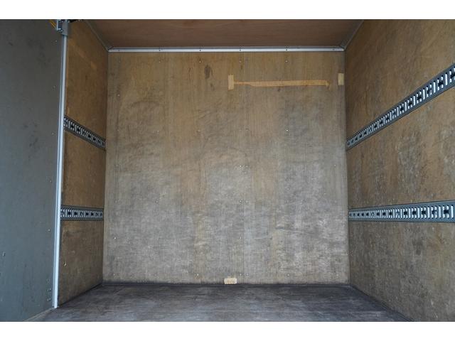 キャンター ワイドロング　アルミバン　３．５トン積　サイドドア　５速ＭＴ　積載３５００ｋｇ　ラッシング２段　９０度ストッパー　バックカメラ　左電格ミラー　坂道発進補助　フォグランプ　衝突軽減ブレーキ　車線逸脱警報　パブコ製（31枚目）