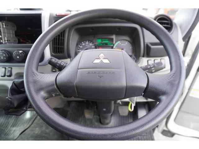 キャンター １０尺　アルミバン　２トン　サイドドア　跳上垂直パワーゲート　積載１９５０ｋｇ　高箱　ラッシング２段　バックカメラ　ＥＴＣ　左電格ミラー　フォグランプ　衝突軽減ブレーキ　メッキ　全低床　標準幅　ショート　車両総重量４９７５ｋｇ　リフト（20枚目）