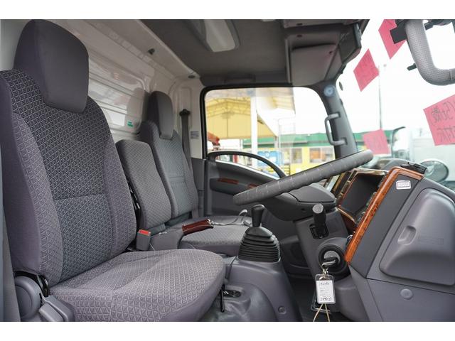 エルフトラック セミロング　アルミバン　２トン　跳上パワーゲート　高箱　ＭＴ　標準幅　積載１６５０ｋｇ　ラッシング２段　バックカメラ　ナビ　ＥＴＣ　左電格ミラー　坂道発進補助　フォグランプ　衝突軽減ブレーキ　車線逸脱警報　北村製　メッキ　５速ＭＴ　車両総重量４９７５ｋｇ　リフト（29枚目）