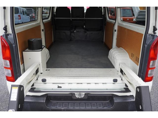レジアスエースバン ロングＤＸ　５ドア　ガソリン車　３人乗り　パワーゲート　ＡＴ　トヨタ車体製　キーレス　ＥＴＣ　リフト（27枚目）