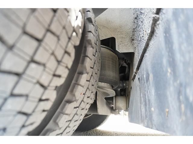 メルファ 観光バス 28人乗 スイング自動ドア トランク 荷室スペース 2ドア モケットシート リクライニング 小型トランク エアサス 後席モニター 冷蔵庫 マイク オートエアコン バックカメラ ルームラック ETC メッキホイールライナー AT ガイド席 フルセグTV(18枚目)