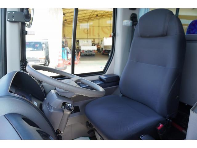 メルファ 観光バス 28人乗 スイング自動ドア トランク 荷室スペース 2ドア モケットシート リクライニング 小型トランク エアサス 後席モニター 冷蔵庫 マイク オートエアコン バックカメラ ルームラック ETC メッキホイールライナー AT ガイド席 フルセグTV(23枚目)