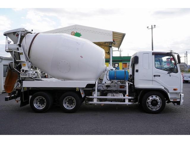 ファイター ミキサー車 カヤバ製 11.5トン積 ドラム容量9.8立米 大型 3軸 ベッド付 積載11500kg 電動ホッパーカバー 水タンク 自動洗浄 混合容量5.0立米 アルミホイール 坂道発進補助 ミラーヒーター ETC 6速MT(5枚目)