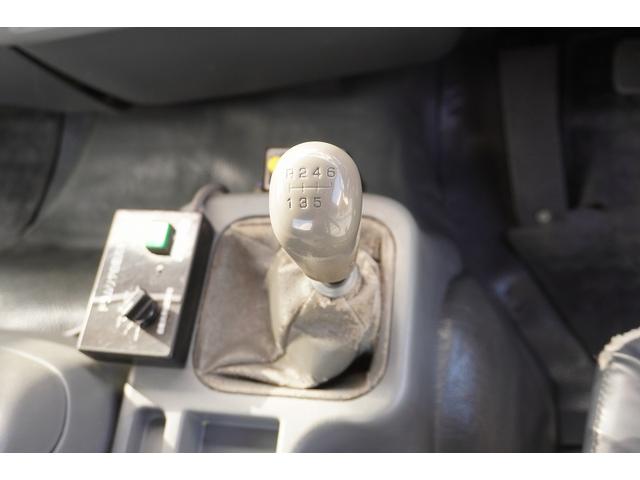 ファイター ミキサー車 カヤバ製 11.5トン積 ドラム容量9.8立米 大型 3軸 ベッド付 積載11500kg 電動ホッパーカバー 水タンク 自動洗浄 混合容量5.0立米 アルミホイール 坂道発進補助 ミラーヒーター ETC 6速MT(12枚目)