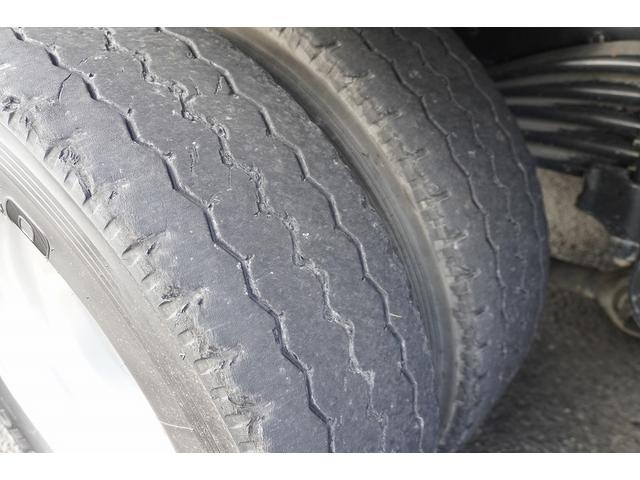 ファイター ミキサー車 カヤバ製 11.5トン積 ドラム容量9.8立米 大型 3軸 ベッド付 積載11500kg 電動ホッパーカバー 水タンク 自動洗浄 混合容量5.0立米 アルミホイール 坂道発進補助 ミラーヒーター ETC 6速MT(17枚目)