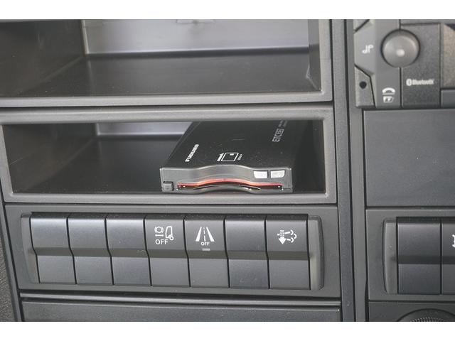 ファイター 増トン 5段セルフクレーン 7.2トン積 6m長 ラジコン ワイド ベッド付 積載7200kg 古河ユニック製 ハイジャッキ アユミ板掛け フックイン 2.93t吊 坂道発進補助 メッキ 衝突軽減ブレーキ 車線逸脱警報 回送 6速MT 重機運搬 ETC2.0(21枚目)