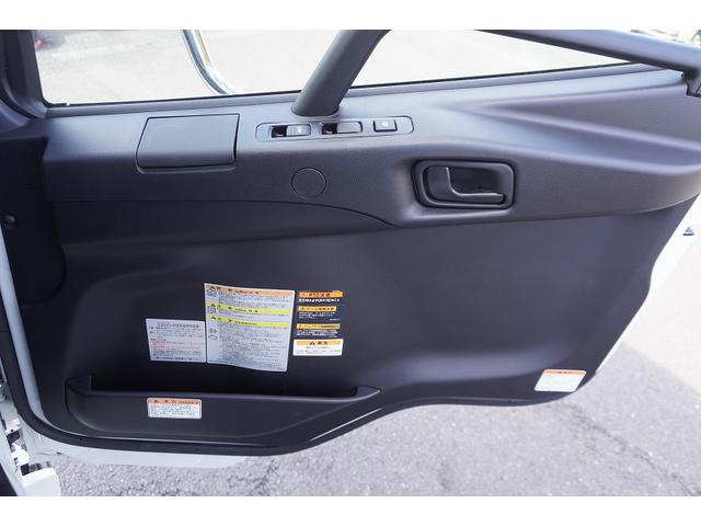 ファイター 増トン 5段セルフクレーン 7.2トン積 6m長 ラジコン ワイド ベッド付 積載7200kg 古河ユニック製 ハイジャッキ アユミ板掛け フックイン 2.93t吊 坂道発進補助 メッキ 衝突軽減ブレーキ 車線逸脱警報 回送 6速MT 重機運搬 ETC2.0(24枚目)