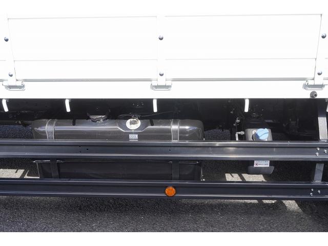 ファイター 増トン 5段セルフクレーン 7.2トン積 6m長 ラジコン ワイド ベッド付 積載7200kg 古河ユニック製 ハイジャッキ アユミ板掛け フックイン 2.93t吊 坂道発進補助 メッキ 衝突軽減ブレーキ 車線逸脱警報 回送 6速MT 重機運搬 ETC2.0(25枚目)