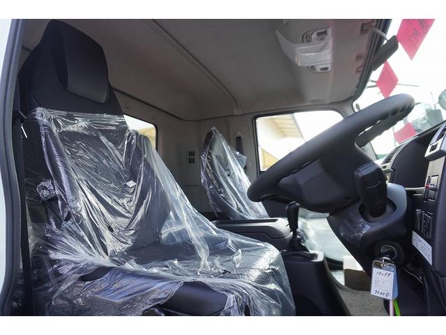 ファイター 増トン 5段セルフクレーン 7.2トン積 6m長 ラジコン ワイド ベッド付 積載7200kg 古河ユニック製 ハイジャッキ アユミ板掛け フックイン 2.93t吊 坂道発進補助 メッキ 衝突軽減ブレーキ 車線逸脱警報 回送 6速MT 重機運搬 ETC2.0(31枚目)