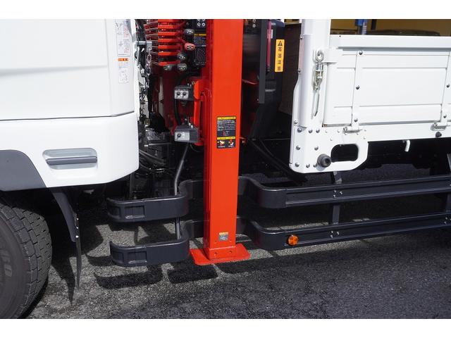 ファイター 増トン 5段セルフクレーン 7.2トン積 6m長 ラジコン ワイド ベッド付 積載7200kg 古河ユニック製 ハイジャッキ アユミ板掛け フックイン 2.93t吊 坂道発進補助 メッキ 衝突軽減ブレーキ 車線逸脱警報 回送 6速MT 重機運搬 ETC2.0(42枚目)