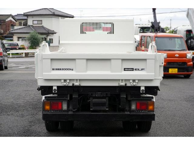 エルフトラック 強化　三転ダンプ　２トン積　三方開　運転席側アオリ油圧開閉式　新明和製　積載２０００ｋｇ　リアダンプピン　鳥居アングル補強　左電格ミラー　坂道発進補助　ＥＴＣ　６速ＭＴ（3枚目）