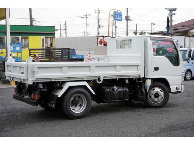 エルフトラック 強化　三転ダンプ　２トン積　三方開　運転席側アオリ油圧開閉式　新明和製　積載２０００ｋｇ　リアダンプピン　鳥居アングル補強　左電格ミラー　坂道発進補助　ＥＴＣ　６速ＭＴ（7枚目）