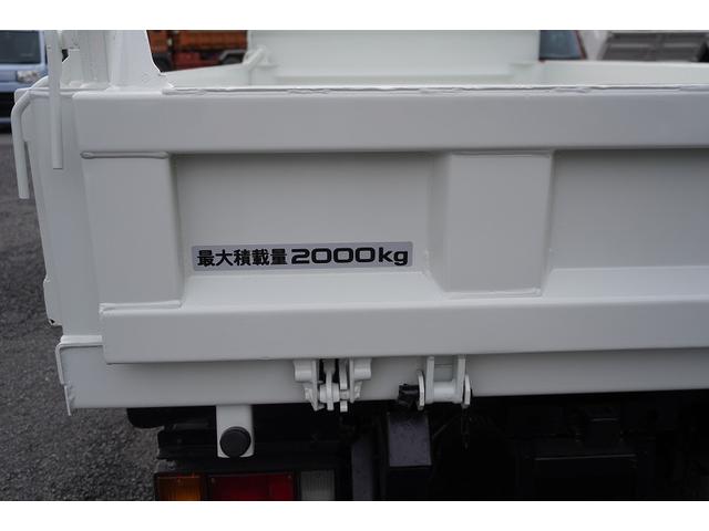 エルフトラック 強化　三転ダンプ　２トン積　三方開　運転席側アオリ油圧開閉式　新明和製　積載２０００ｋｇ　リアダンプピン　鳥居アングル補強　左電格ミラー　坂道発進補助　ＥＴＣ　６速ＭＴ（25枚目）