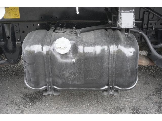 エルフトラック 強化　三転ダンプ　２トン積　三方開　運転席側アオリ油圧開閉式　新明和製　積載２０００ｋｇ　リアダンプピン　鳥居アングル補強　左電格ミラー　坂道発進補助　ＥＴＣ　６速ＭＴ（29枚目）