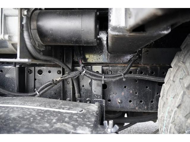 エルフトラック 強化　三転ダンプ　２トン積　三方開　運転席側アオリ油圧開閉式　新明和製　積載２０００ｋｇ　リアダンプピン　鳥居アングル補強　左電格ミラー　坂道発進補助　ＥＴＣ　６速ＭＴ（30枚目）