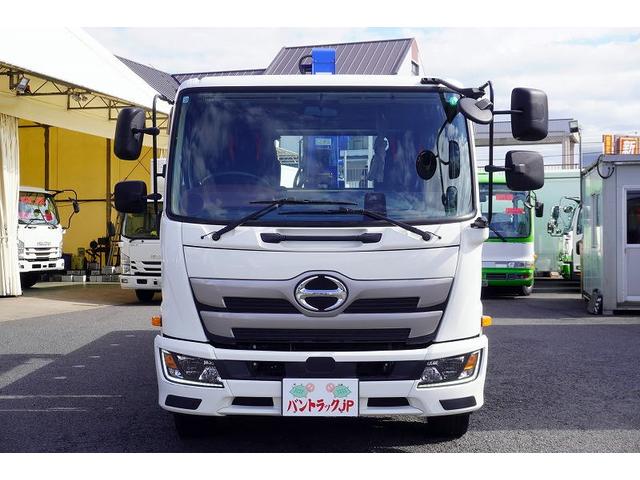 ヒノレンジャー 増トン ベッド付 4段セルフクレーン 7.4トン積 ラジコン 標準幅 積載7400kg タダノ製 ハイジャッキ アユミ板掛け フックイン 2.93t吊 差違いアウトリガー 5.4m長 セイコーラック ロープ穴5対 ETC2.0 6速MT 重機運搬 回送(3枚目)