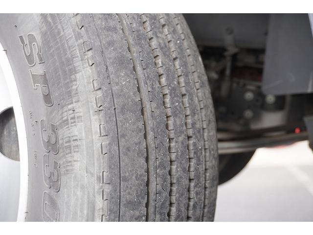 ヒノレンジャー 増トン ベッド付 4段セルフクレーン 7.4トン積 ラジコン 標準幅 積載7400kg タダノ製 ハイジャッキ アユミ板掛け フックイン 2.93t吊 差違いアウトリガー 5.4m長 セイコーラック ロープ穴5対 ETC2.0 6速MT 重機運搬 回送(11枚目)