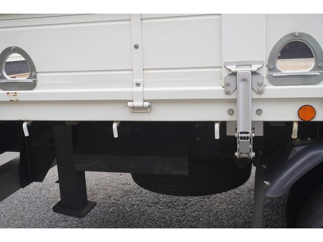 ヒノレンジャー 増トン ベッド付 4段セルフクレーン 7.4トン積 ラジコン 標準幅 積載7400kg タダノ製 ハイジャッキ アユミ板掛け フックイン 2.93t吊 差違いアウトリガー 5.4m長 セイコーラック ロープ穴5対 ETC2.0 6速MT 重機運搬 回送(12枚目)