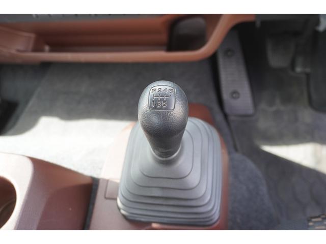 ヒノレンジャー 増トン ベッド付 4段セルフクレーン 7.4トン積 ラジコン 標準幅 積載7400kg タダノ製 ハイジャッキ アユミ板掛け フックイン 2.93t吊 差違いアウトリガー 5.4m長 セイコーラック ロープ穴5対 ETC2.0 6速MT 重機運搬 回送(17枚目)