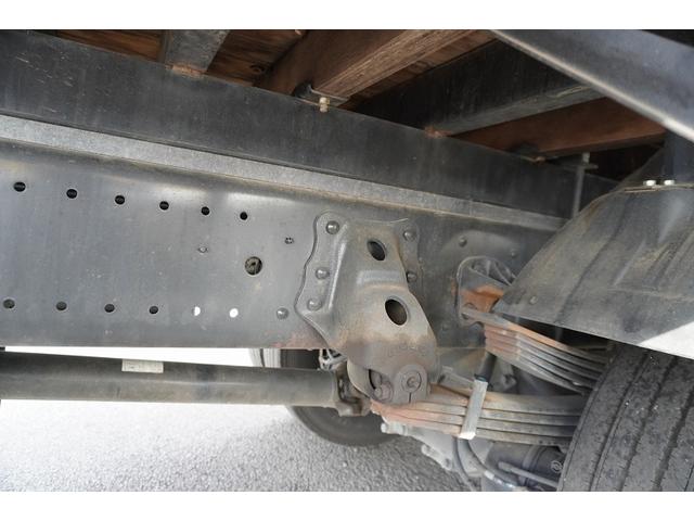 ヒノレンジャー 増トン ベッド付 4段セルフクレーン 7.4トン積 ラジコン 標準幅 積載7400kg タダノ製 ハイジャッキ アユミ板掛け フックイン 2.93t吊 差違いアウトリガー 5.4m長 セイコーラック ロープ穴5対 ETC2.0 6速MT 重機運搬 回送(20枚目)