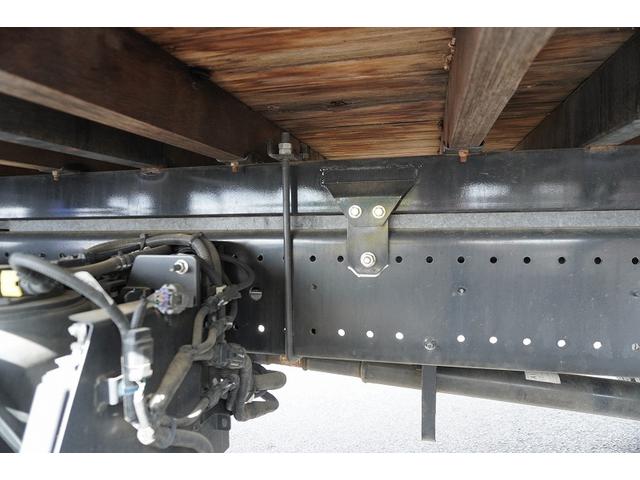 ヒノレンジャー 増トン ベッド付 4段セルフクレーン 7.4トン積 ラジコン 標準幅 積載7400kg タダノ製 ハイジャッキ アユミ板掛け フックイン 2.93t吊 差違いアウトリガー 5.4m長 セイコーラック ロープ穴5対 ETC2.0 6速MT 重機運搬 回送(22枚目)