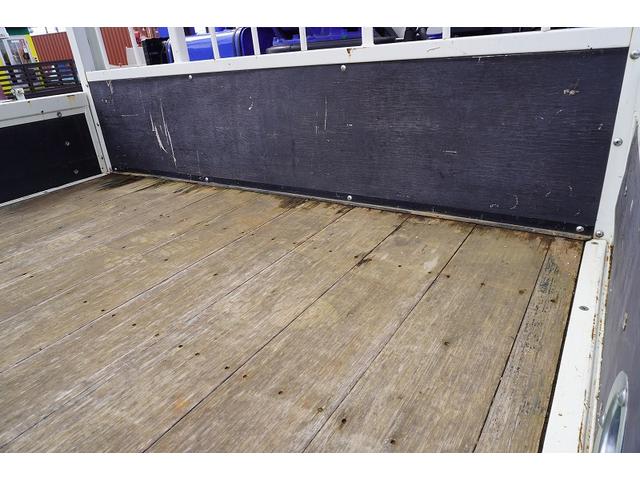 ヒノレンジャー 増トン ベッド付 4段セルフクレーン 7.4トン積 ラジコン 標準幅 積載7400kg タダノ製 ハイジャッキ アユミ板掛け フックイン 2.93t吊 差違いアウトリガー 5.4m長 セイコーラック ロープ穴5対 ETC2.0 6速MT 重機運搬 回送(35枚目)