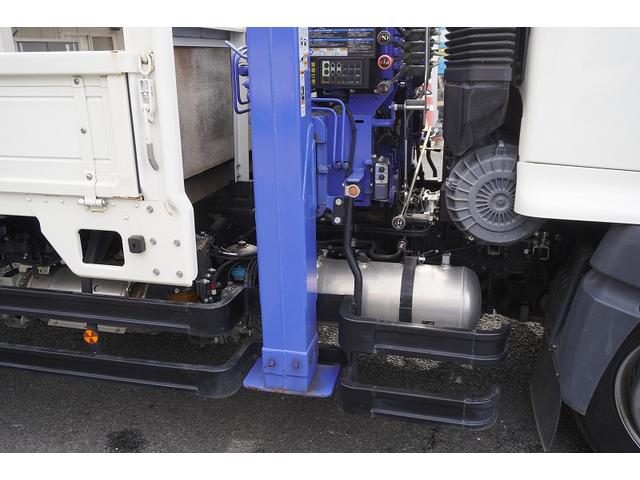 ヒノレンジャー 増トン ベッド付 4段セルフクレーン 7.4トン積 ラジコン 標準幅 積載7400kg タダノ製 ハイジャッキ アユミ板掛け フックイン 2.93t吊 差違いアウトリガー 5.4m長 セイコーラック ロープ穴5対 ETC2.0 6速MT 重機運搬 回送(43枚目)