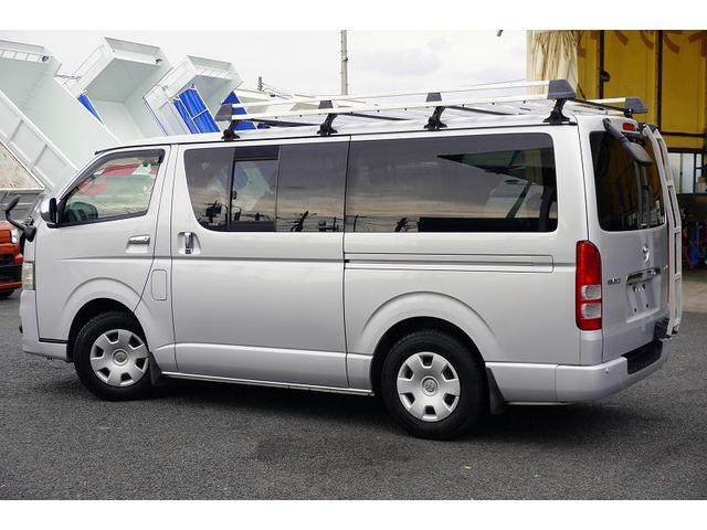 ハイエースバン ロング スーパーGL 5ドア ガソリン パワーゲート 5人乗 トヨタ車体製リフト 荷台板張り ルーフキャリア ラダー バックカメラ ナビ ワンセグTV ETC 小窓 電格ミラー オートエアコン AT リフト リアクリアランスソナー(6枚目)