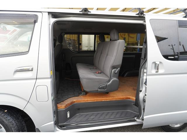 ハイエースバン ロング スーパーGL 5ドア ガソリン パワーゲート 5人乗 トヨタ車体製リフト 荷台板張り ルーフキャリア ラダー バックカメラ ナビ ワンセグTV ETC 小窓 電格ミラー オートエアコン AT リフト リアクリアランスソナー(15枚目)
