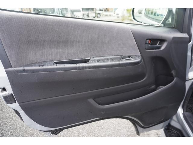 ハイエースバン ロング スーパーGL 5ドア ガソリン パワーゲート 5人乗 トヨタ車体製リフト 荷台板張り ルーフキャリア ラダー バックカメラ ナビ ワンセグTV ETC 小窓 電格ミラー オートエアコン AT リフト リアクリアランスソナー(18枚目)