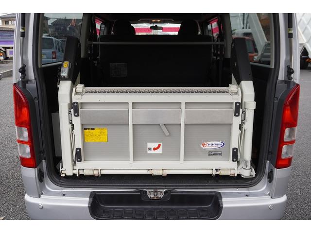 ハイエースバン ロング スーパーGL 5ドア ガソリン パワーゲート 5人乗 トヨタ車体製リフト 荷台板張り ルーフキャリア ラダー バックカメラ ナビ ワンセグTV ETC 小窓 電格ミラー オートエアコン AT リフト リアクリアランスソナー(28枚目)