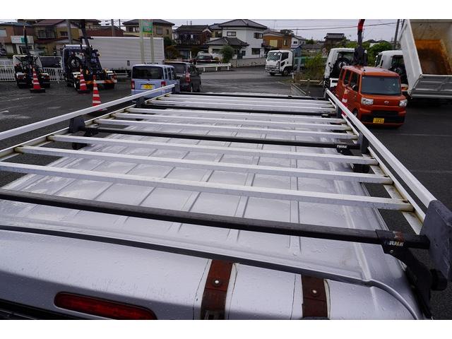ハイエースバン ロング スーパーGL 5ドア ガソリン パワーゲート 5人乗 トヨタ車体製リフト 荷台板張り ルーフキャリア ラダー バックカメラ ナビ ワンセグTV ETC 小窓 電格ミラー オートエアコン AT リフト リアクリアランスソナー(42枚目)