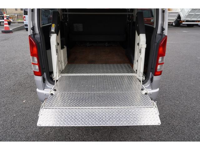 ハイエースバン ロング スーパーGL 5ドア ガソリン パワーゲート 5人乗 トヨタ車体製リフト 荷台板張り ルーフキャリア ラダー バックカメラ ナビ ワンセグTV ETC 小窓 電格ミラー オートエアコン AT リフト リアクリアランスソナー(43枚目)