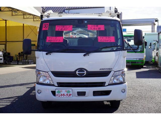 デュトロ キャリアカー 2台積 3.4トン積 ウインチ ラジコン 古河ユニック 積載3400kg 油圧リアゲート バックカメラ ETC ナビ フルセグ 左電格ミラー 坂道発進補助 電動パーキングブレーキ フォグランプ 衝突軽減ブレーキ 車線逸脱警報 6速MT 積載車(4枚目)