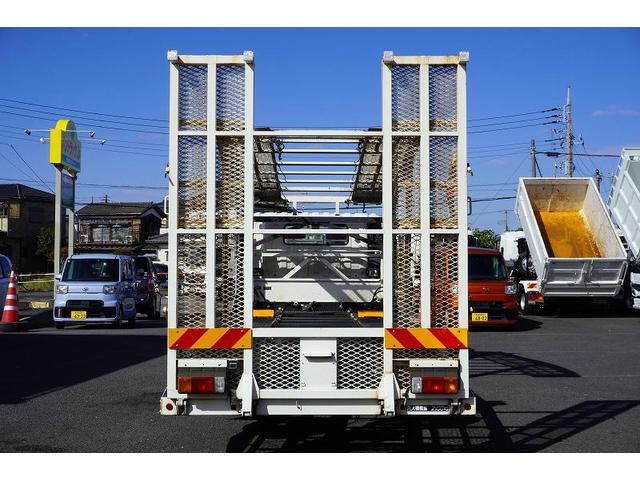 デュトロ キャリアカー 2台積 3.4トン積 ウインチ ラジコン 古河ユニック 積載3400kg 油圧リアゲート バックカメラ ETC ナビ フルセグ 左電格ミラー 坂道発進補助 電動パーキングブレーキ フォグランプ 衝突軽減ブレーキ 車線逸脱警報 6速MT 積載車(6枚目)
