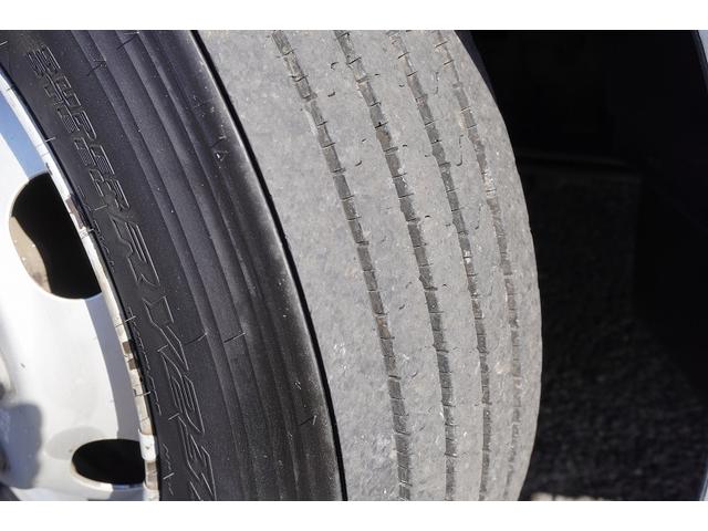 デュトロ キャリアカー 2台積 3.4トン積 ウインチ ラジコン 古河ユニック 積載3400kg 油圧リアゲート バックカメラ ETC ナビ フルセグ 左電格ミラー 坂道発進補助 電動パーキングブレーキ フォグランプ 衝突軽減ブレーキ 車線逸脱警報 6速MT 積載車(11枚目)