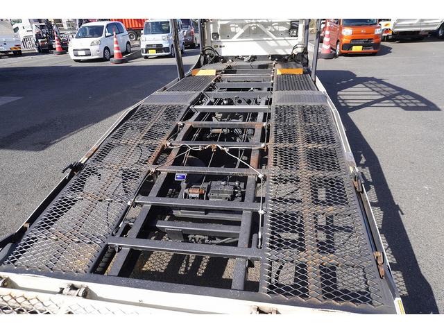デュトロ キャリアカー 2台積 3.4トン積 ウインチ ラジコン 古河ユニック 積載3400kg 油圧リアゲート バックカメラ ETC ナビ フルセグ 左電格ミラー 坂道発進補助 電動パーキングブレーキ フォグランプ 衝突軽減ブレーキ 車線逸脱警報 6速MT 積載車(36枚目)