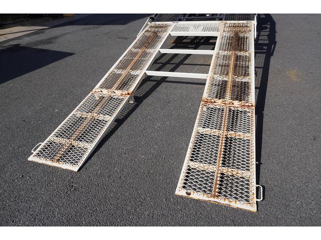 デュトロ キャリアカー 2台積 3.4トン積 ウインチ ラジコン 古河ユニック 積載3400kg 油圧リアゲート バックカメラ ETC ナビ フルセグ 左電格ミラー 坂道発進補助 電動パーキングブレーキ フォグランプ 衝突軽減ブレーキ 車線逸脱警報 6速MT 積載車(43枚目)